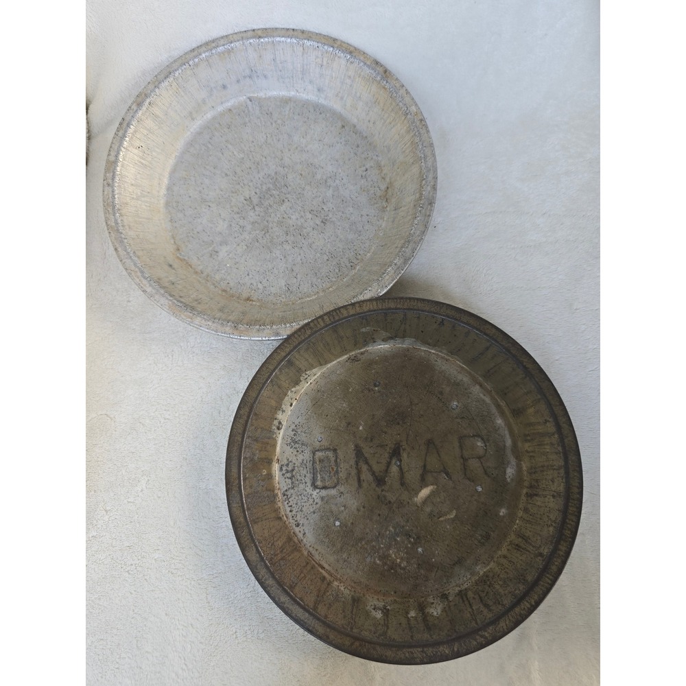 Vintage Mirro Aluminum 8 Inch Pie Pan and Omar Advertising Metal Pie Tin Set